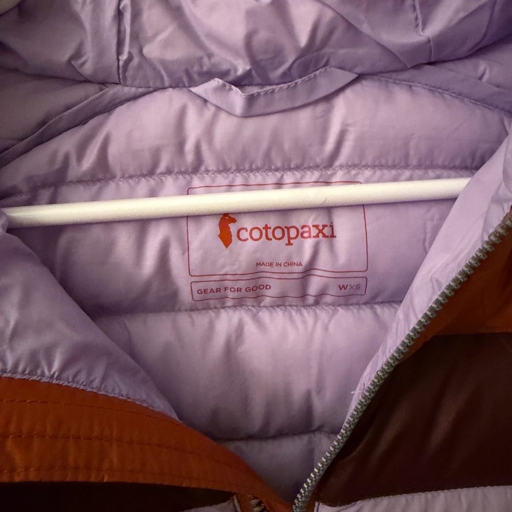 Cotopaxi Women’s Fuego Down Hooded Jacket
New with tags!
Size X-Small - Picture 3 of 9